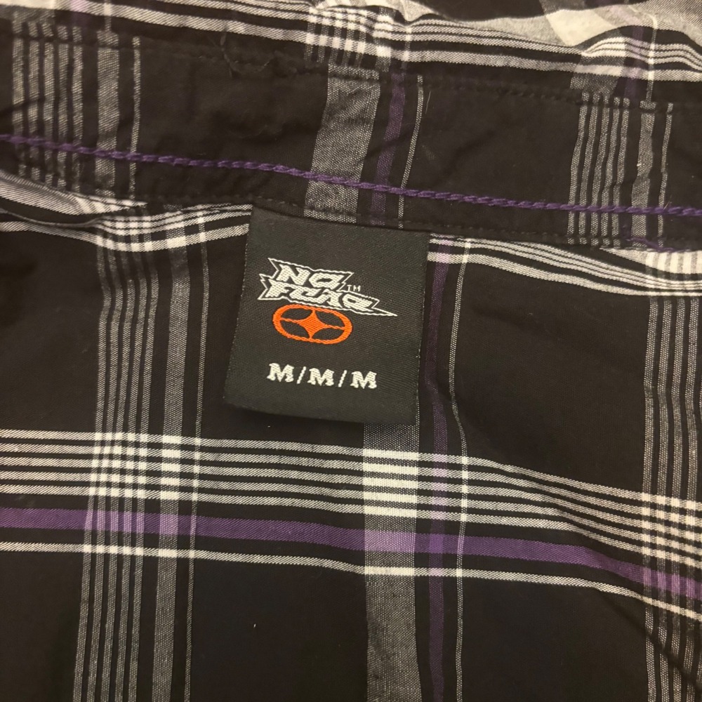 No Fear 90s Men's Medium Plaid Short Sleeve Button Up Shirt - Black Purple White - Picture 2 of 16